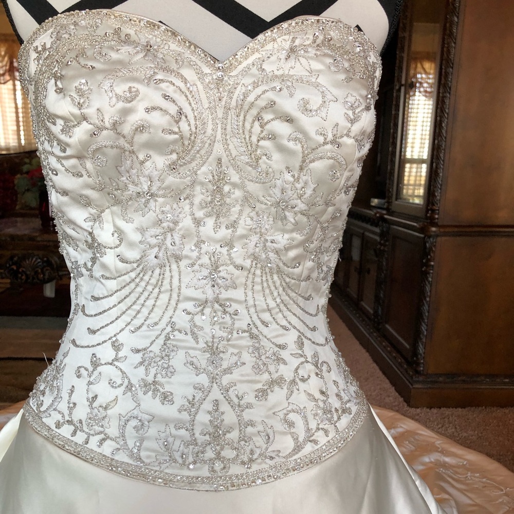 Women Wedding Dress, Sweetheart Neckline Strapless